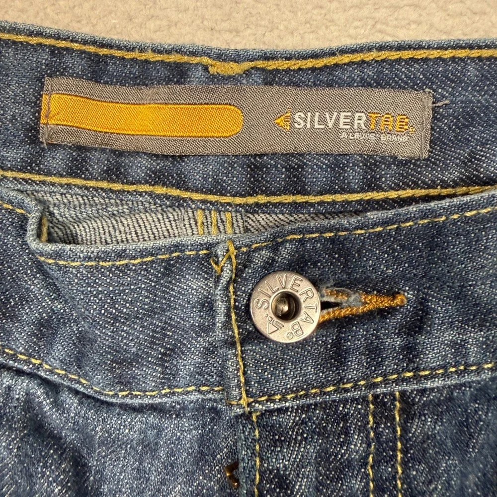 Vintage Y2K Levis SilverTab Carpenter Shorts Mens 33 Blue Baggy Denim Utility